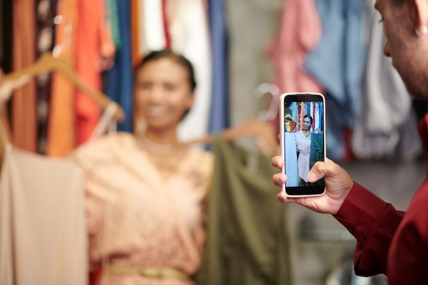 social media marketing for clothing brands in pakistan should align with seasonal fashion demand